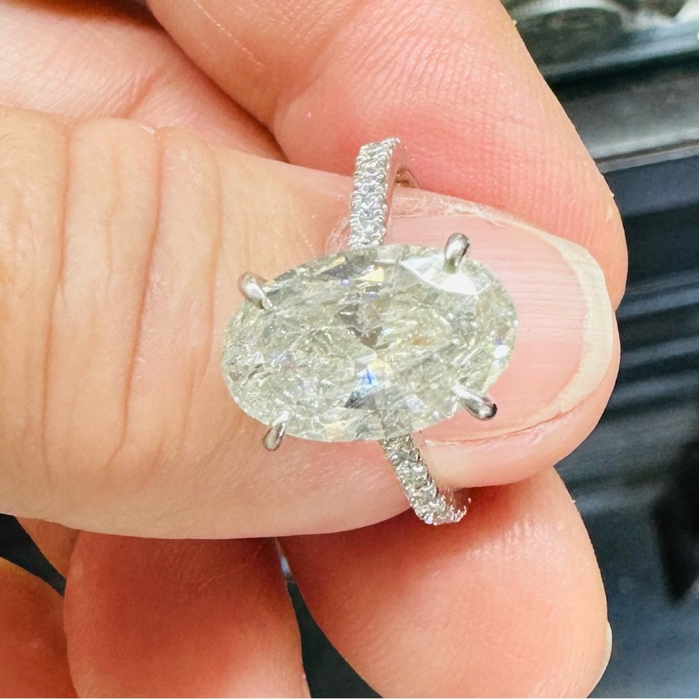 Oval diamond platinum ring 4.06 karat